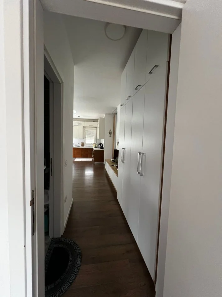 Tirane, shitet apartament 1+1+Ballkon Kati 4, 84 m² 100.001 € (Rruga Muhamed Deliu Fresk)