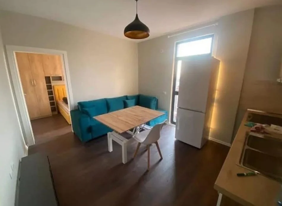 Tirane, jepet me qera apartament Kati 7, 50 m² 450 € (Mbrapa amerikan 2)