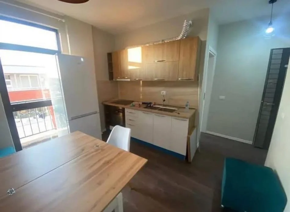 Tirane, jepet me qera apartament Kati 7, 50 m² 450 € (Mbrapa amerikan 2)