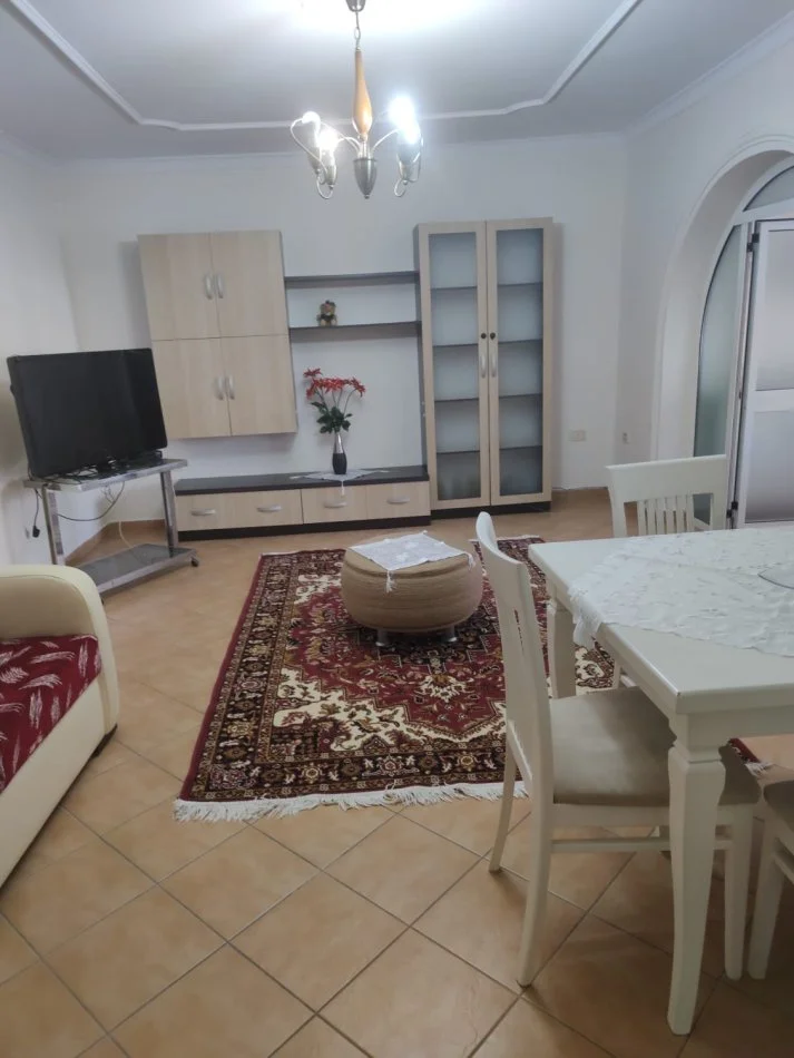Shqiperi, jepet me qera apartament 3+1+Ballkon , 113 m² 600 € (Rruga Sulejman Delvina)