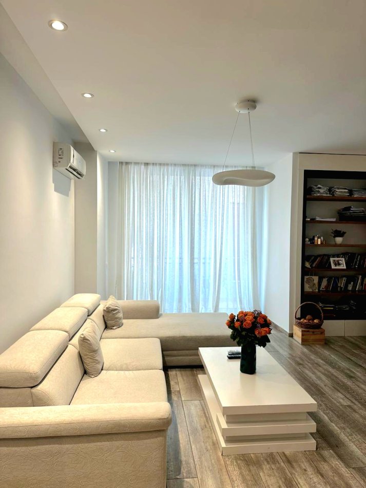 APARTAMENT  2+1  550 € (LIQENI I THATE)