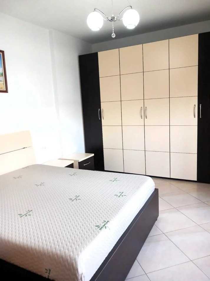 Tirane, jepet me qera apartament 1+1 Kati 5, 95 m² 530 € (Jordan misja)