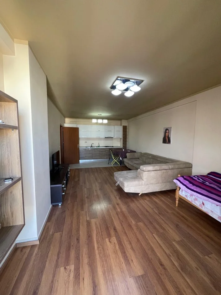 Tirane, shitet apartament 1+1 Kati 8, 112 m² 150.000 € (Astir)