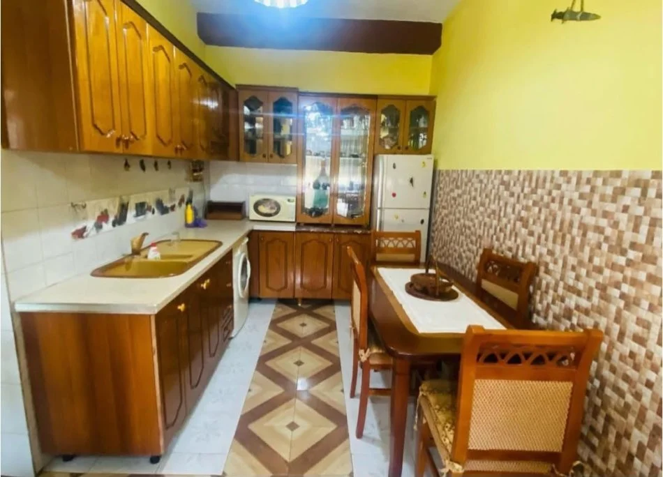 Tirane, jepet me qera apartament 1+1 Kati 2, 55 m² 400 € (Mozaiku)