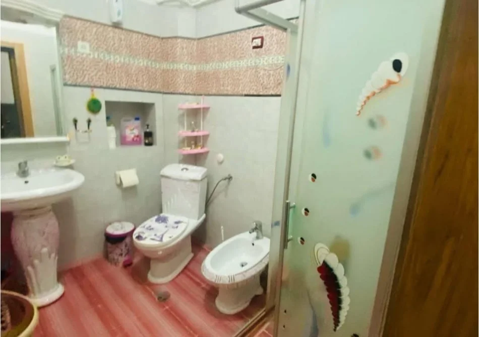 Tirane, jepet me qera apartament 1+1 Kati 2, 55 m² 400 € (Mozaiku)