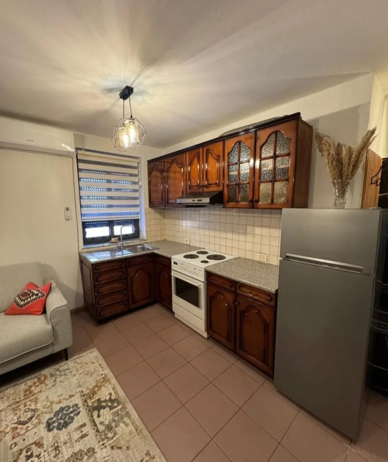 Tirane, jepet me qera apartament 2+1 Kati 2, 78 m² 600 € (Rruga e durresit)