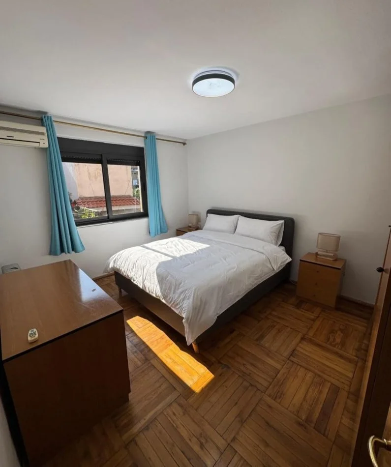 Tirane, jepet me qera apartament 2+1 Kati 2, 78 m² 600 € (Rruga e durresit)