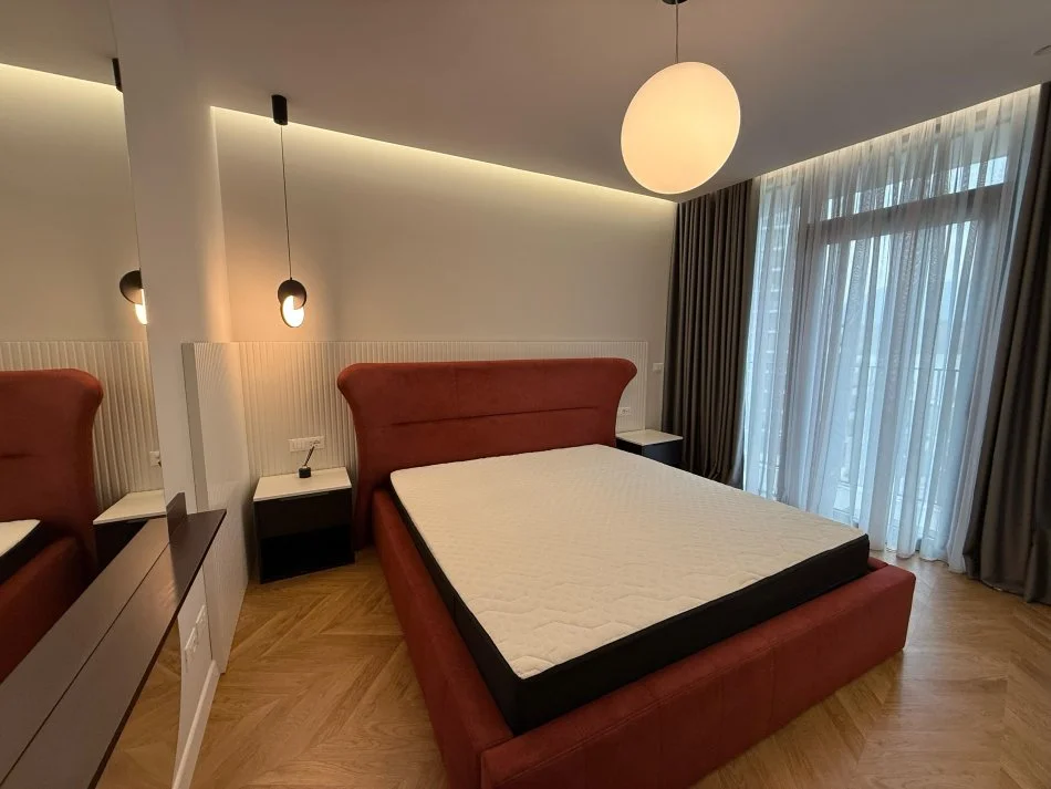 Tirane, jepet me qera apartament 1+1+Ballkon Kati 4, 78 m² 1.500 € (Liqeni Artificial)