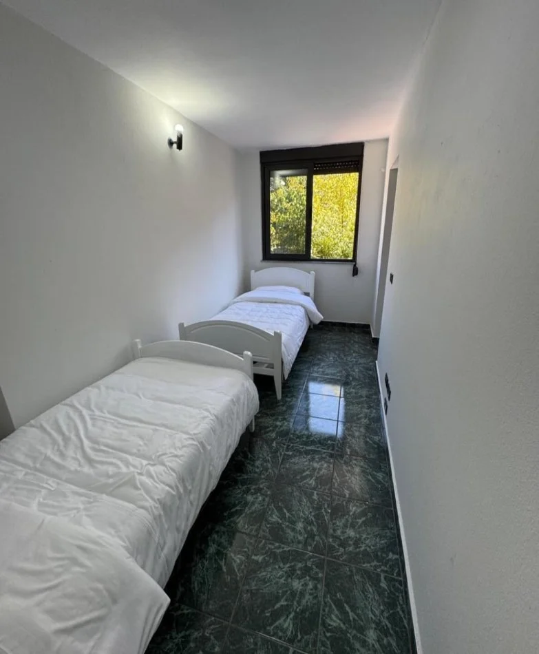 Tirane, jepet me qera apartament 2+1 Kati 2, 78 m² 600 € (Rruga e durresit)