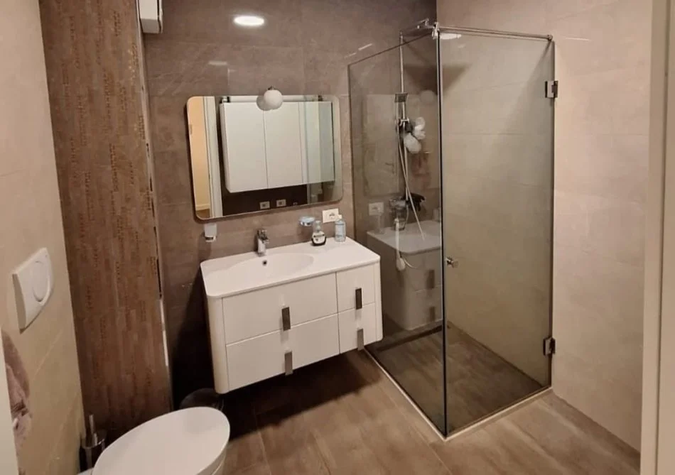 Tirane, shitet apartament 2+1 Kati 4, 96 m² 365.000 € (Air albania)