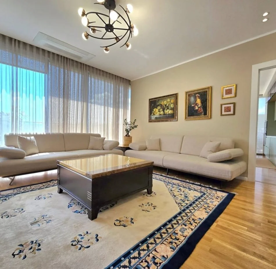 Tirane, shitet apartament 3+1 Kati 4, 238 m² 750.000 € (Rruga e kosovarve)