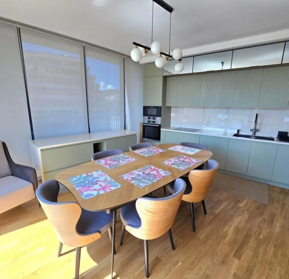 Tirane, shitet apartament 3+1 Kati 4, 238 m² 750.000 € (Rruga e kosovarve)