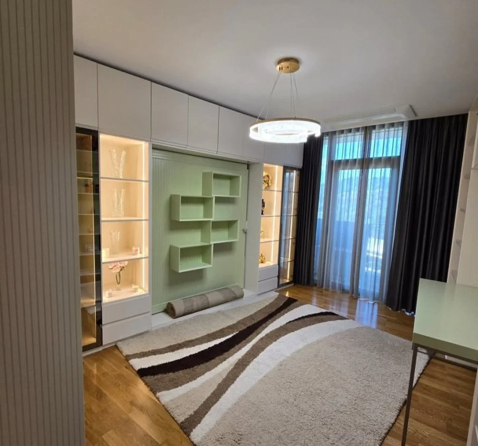 Tirane, shitet apartament 3+1 Kati 4, 238 m² 750.000 € (Rruga e kosovarve)