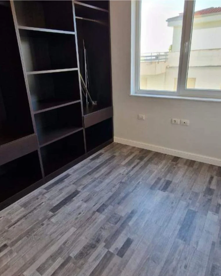 Tirane, shitet apartament 2+1 Kati 4, 102 m² 230.000 € (Kopshti zologjik)
