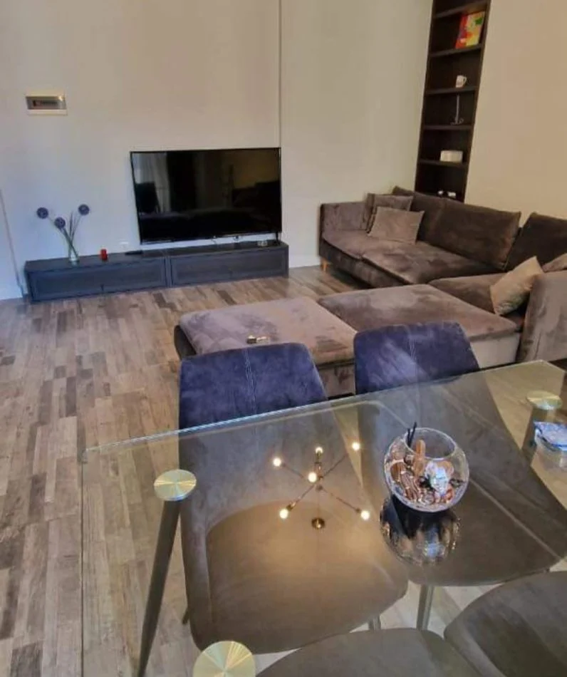 Tirane, shitet apartament 2+1 Kati 4, 102 m² 230.000 € (Kopshti zologjik)