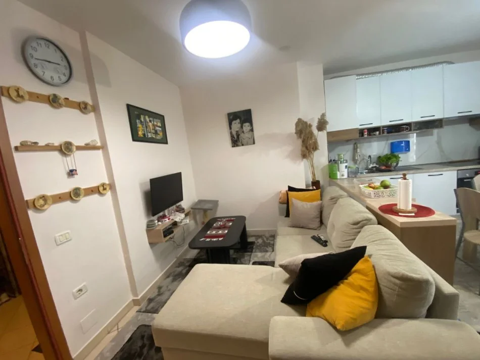 Tirane, shitet apartament 2+1 Kati 2, 87 m² 130.000 € (Fresk)