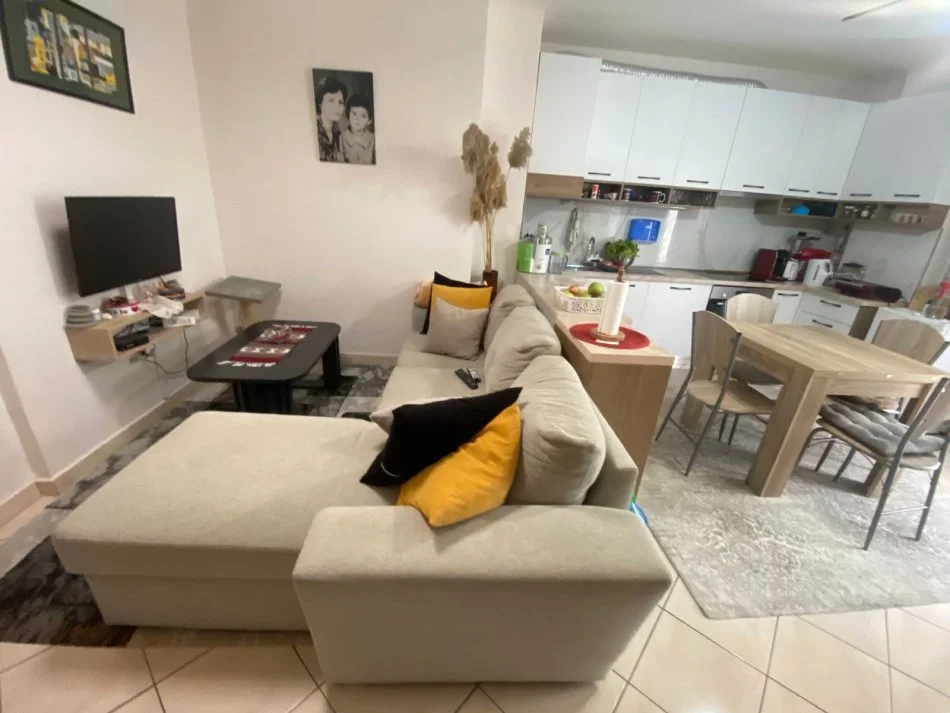 Tirane, shitet apartament 2+1 Kati 2, 87 m² 130.000 € (Fresk)