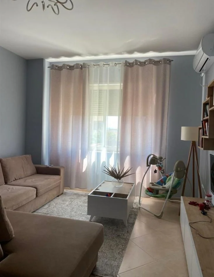 Tirane, shitet apartament 1+1+Ballkon Kati 2, 82 m² 98.000 € (Fresk , tek Spar 2)