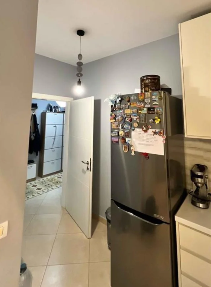 Tirane, shitet apartament 1+1+Ballkon Kati 2, 82 m² 98.000 € (Fresk , tek Spar 2)