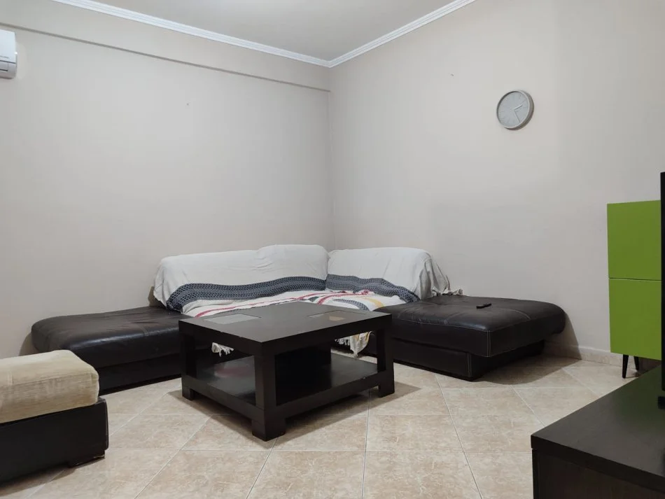 Tirane, jepet me qera apartament 2+1+Aneks+Ballkon Kati 2, 85 m² 500 € (Te kopshti zoologjik)