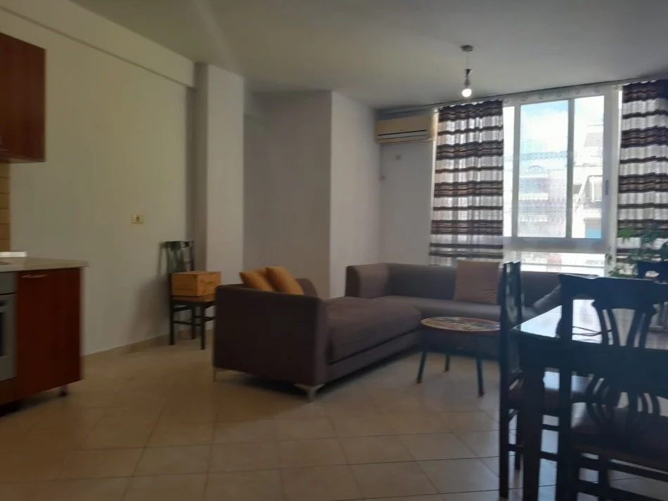 Tirane, jepet me qera apartament 2+1 Kati 5, 100 m² 400 € (Don bosko)