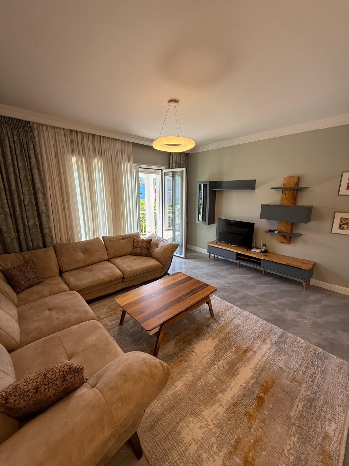 Tirane, jepet me qera apartament 2+1+Ballkon Kati 2, 125 m² 1.600 € 