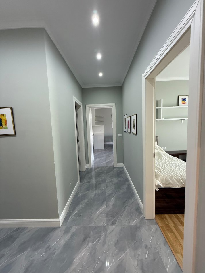 Tirane, jepet me qera apartament 2+1+Ballkon Kati 2, 125 m² 1.600 € 