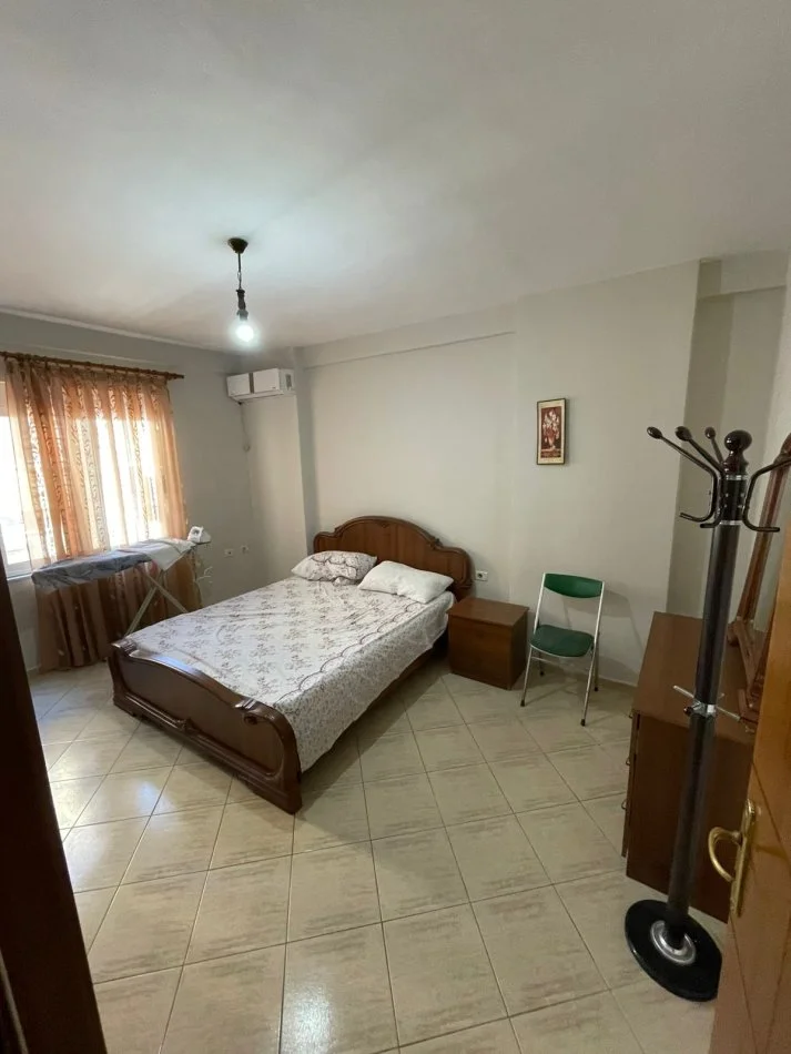 Tirane, shitet apartament 2+1+Ballkon Kati 4, 104 m² 165.000 € (Kodra e Diellit tek Eleonora)