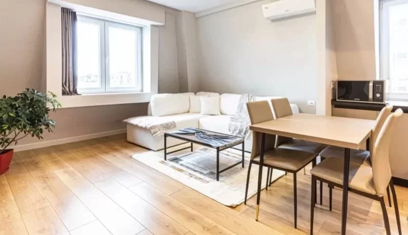 Tirane, jepet me qera apartament 1+1 Kati 7, 70 m² 700 € (Stadiumi dinamo)