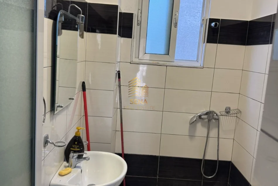 Tirane, jepet me qera apartament 1+1 Kati 2, 60 m² 450 € (5 Maji)