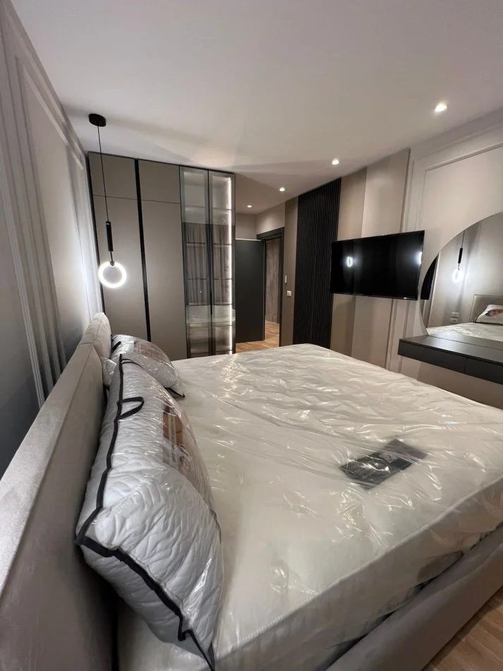 Tirane, jepet me qera apartament+verande | Penthouse 3+1+Ballkon Kati 4, 150 m² 3.000 € (Liqeni Artificial)