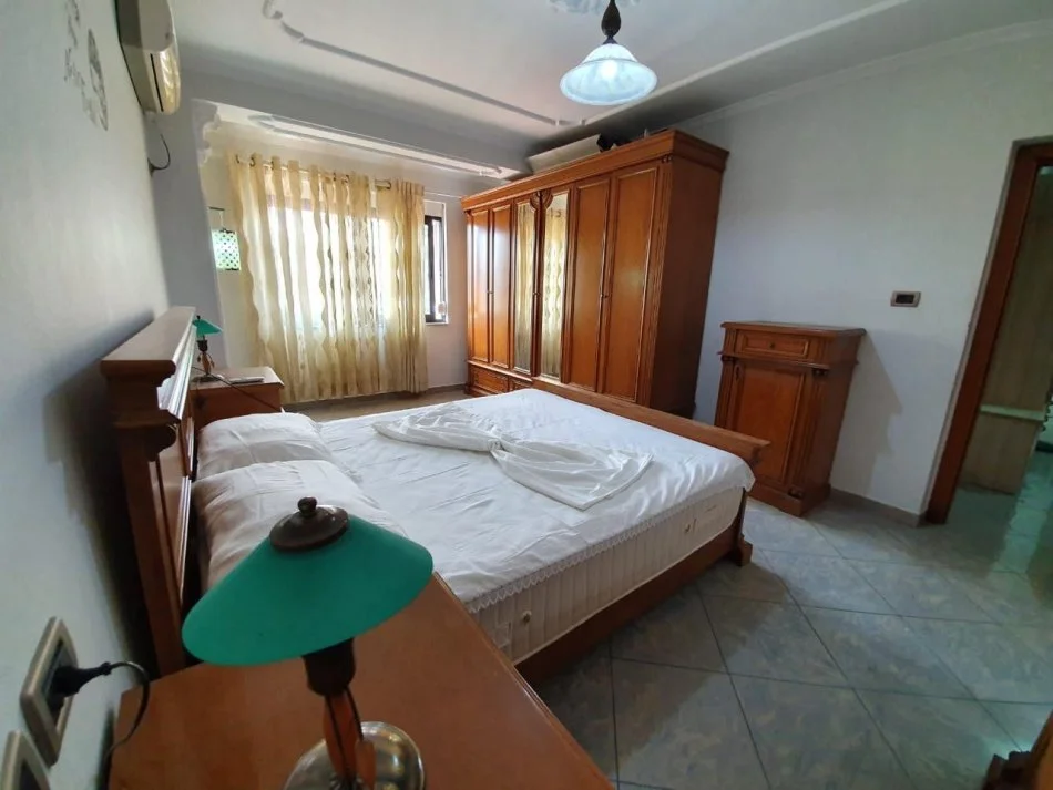 Tirane, jepet me qera apartament 1+1 Kati 5, 60 m² 600 € (Myslym shyri)