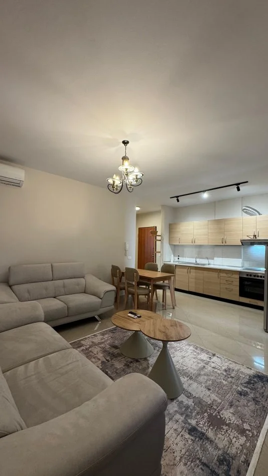 Tirane, jepet me qera apartament 2+1 Kati 3, 90 m² 650 € (Liqeni i thate)
