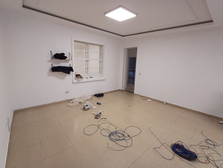 AMBIENT BIZNESI ME QIRA 209 m² 2.000 € (Stadiumi Dinamo)