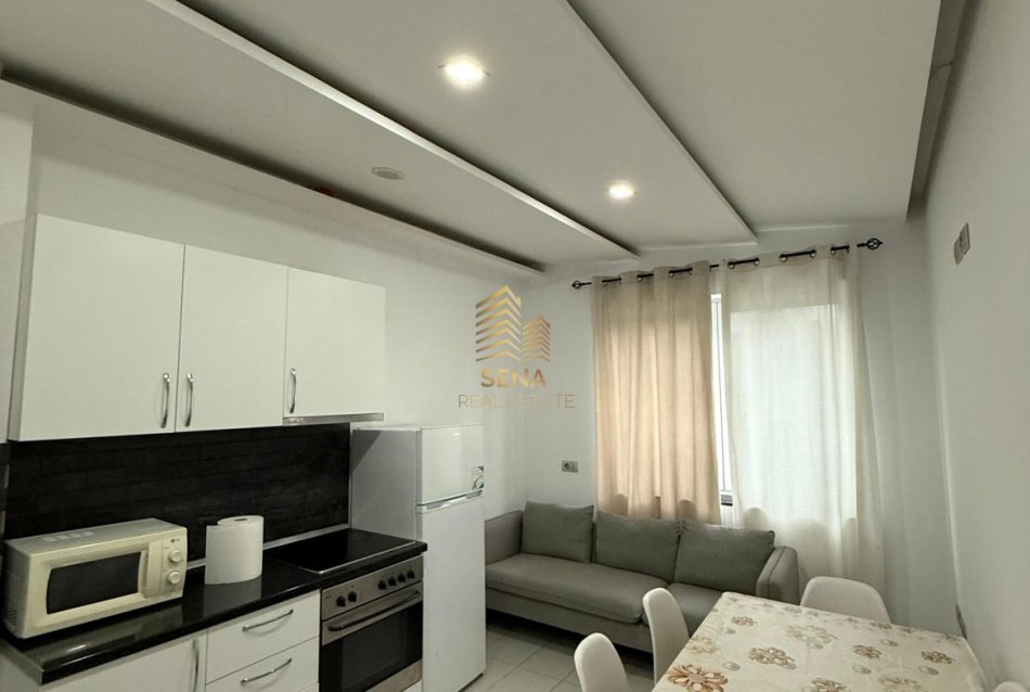 Tirane, jepet me qera apartament 2+1+Ballkon Kati 2, 65 m² 500 € (Rruga Bardhyl)