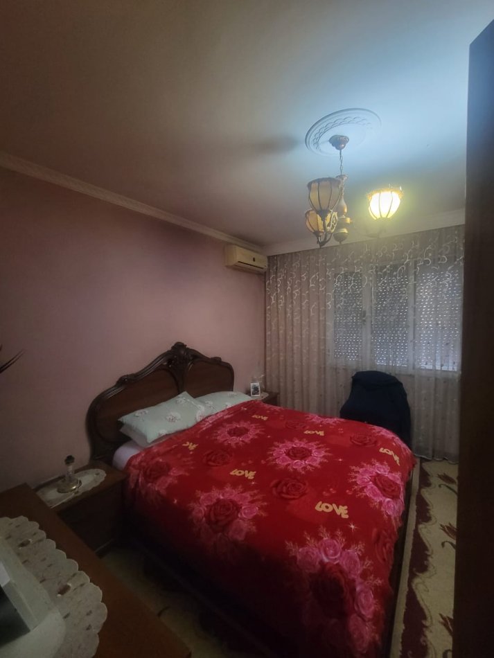 Tirane, shitet apartament 2+1+Ballkon Kati 4, 71 m² 110.000 € (Rruga Xhanfize Keko Porcelan)