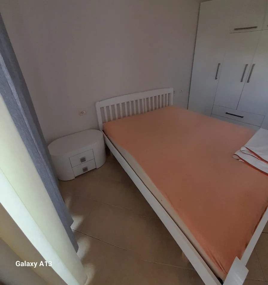 Tirane, jepet me qera 3+1 Kati 8, 98 m² 500 € (Prane Viles L Astir)