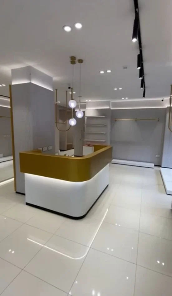 Tirane, jepet me qera ambjent biznesi Kati 0, 150 m² 2.000 € (Komuna e Parisit)