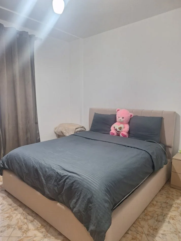 Tirane, jepet me qera apartament 1+1 Kati 5, 60 m² 370 € (5 MAJË)