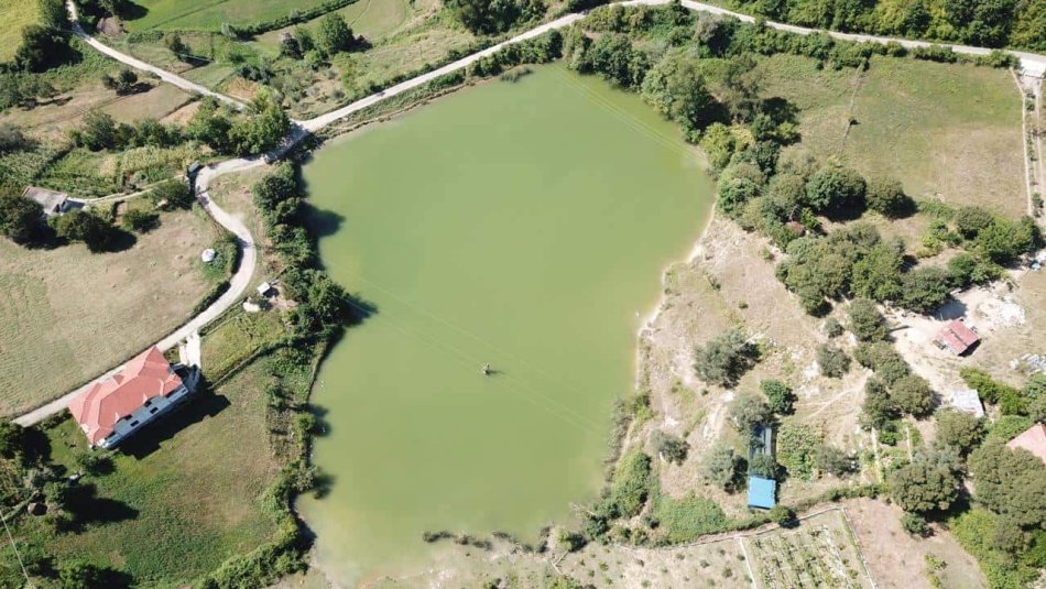Tirane, shes toke , 6.135 m² 490.800 € (Linze)