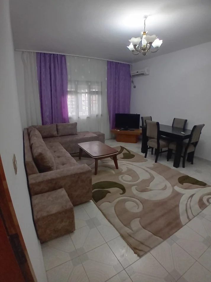 Tirane, jepet me qera apartament 1+1 Kati 2, 77 m² 370 € (5 maji)
