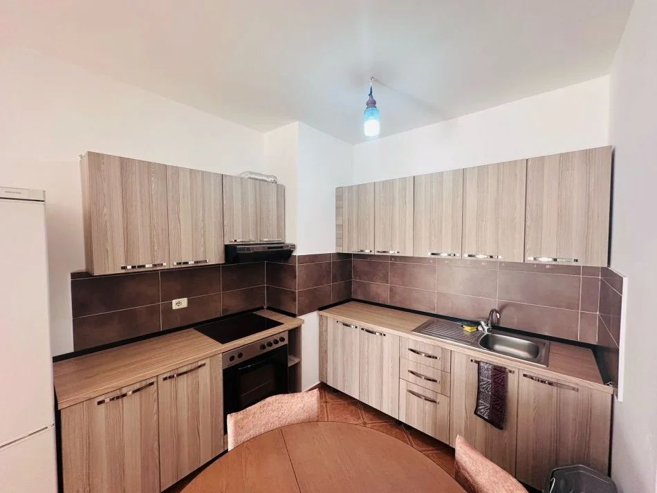 Tirane, jepet me qera apartament 2+1 Kati 10, 530 € (21 dhjetori)