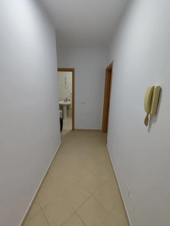 Tirane, jepet me qera 1+1+Ballkon Kati 6, 60 m² 400 € (Rruga Teodor Keko)
