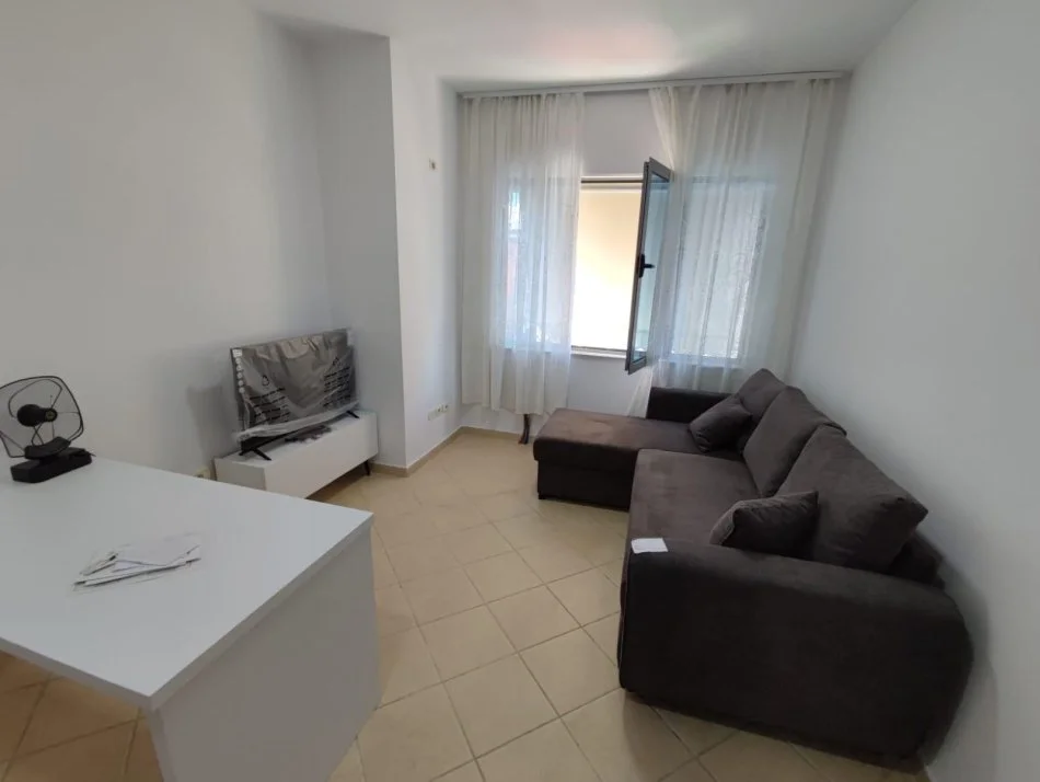 Tirane, jepet me qera 1+1+Ballkon Kati 6, 60 m² 400 € (Rruga Teodor Keko)