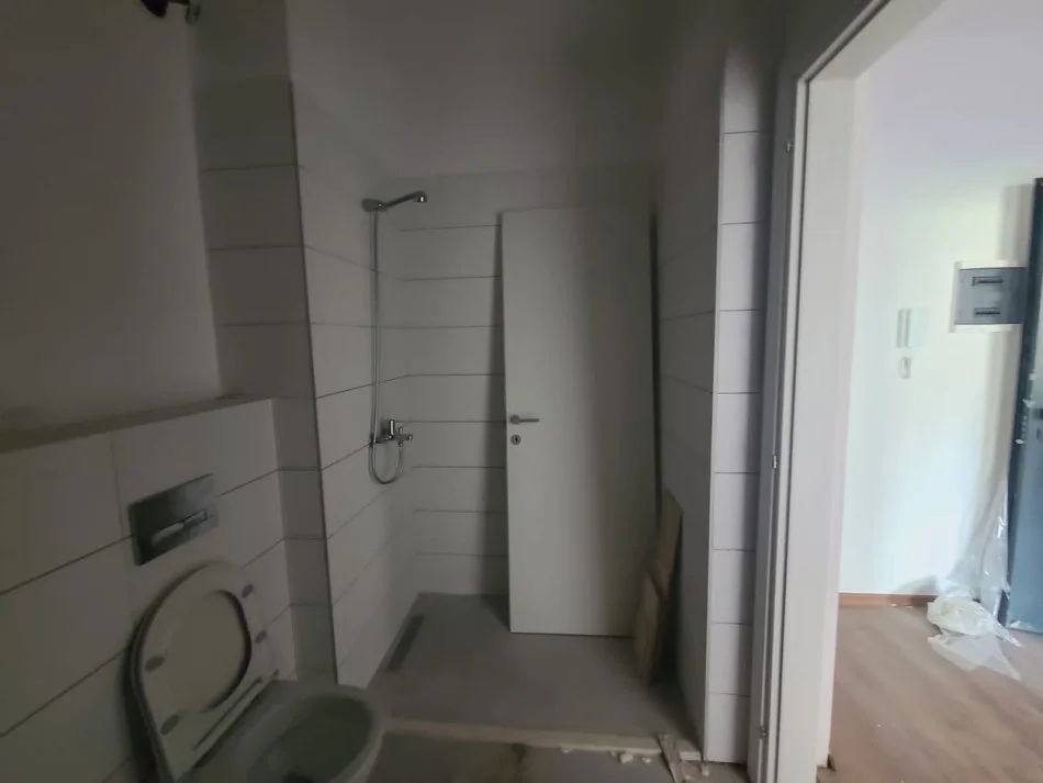 Tirane, shitet apartament 1+1 Kati 3, 69 m² 173.500 € (Mbrapa ambasades amerikane)