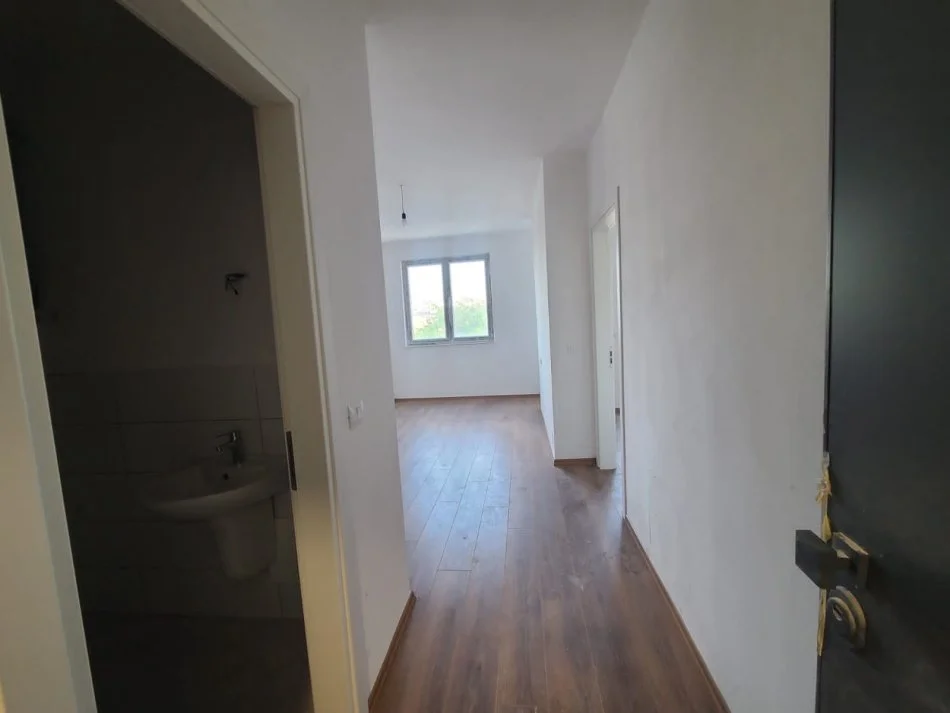 Tirane, shitet apartament 1+1 Kati 3, 52 m² 132.000 € (Mbrapa ambasades amerikane)