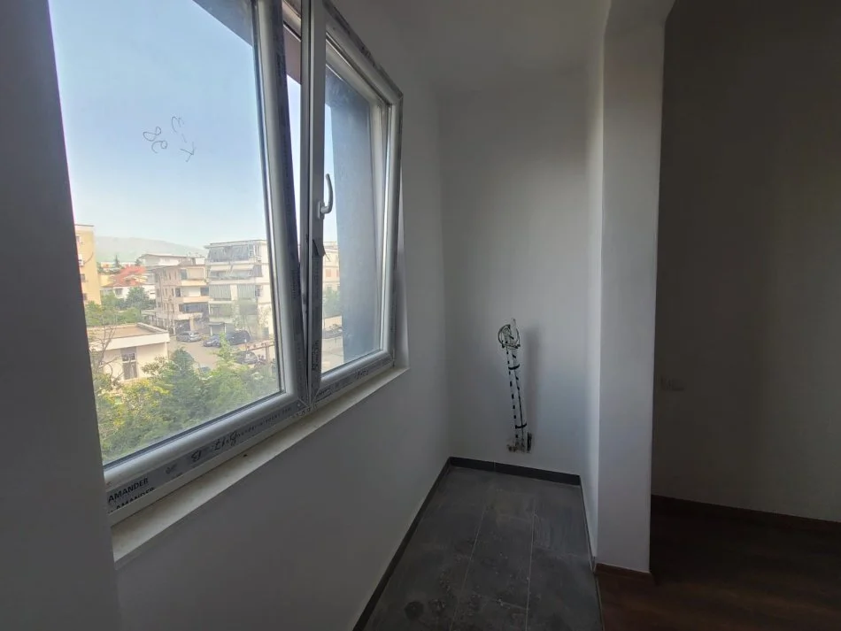 Tirane, shitet apartament 1+1 Kati 3, 69 m² 173.500 € (Mbrapa ambasades amerikane)