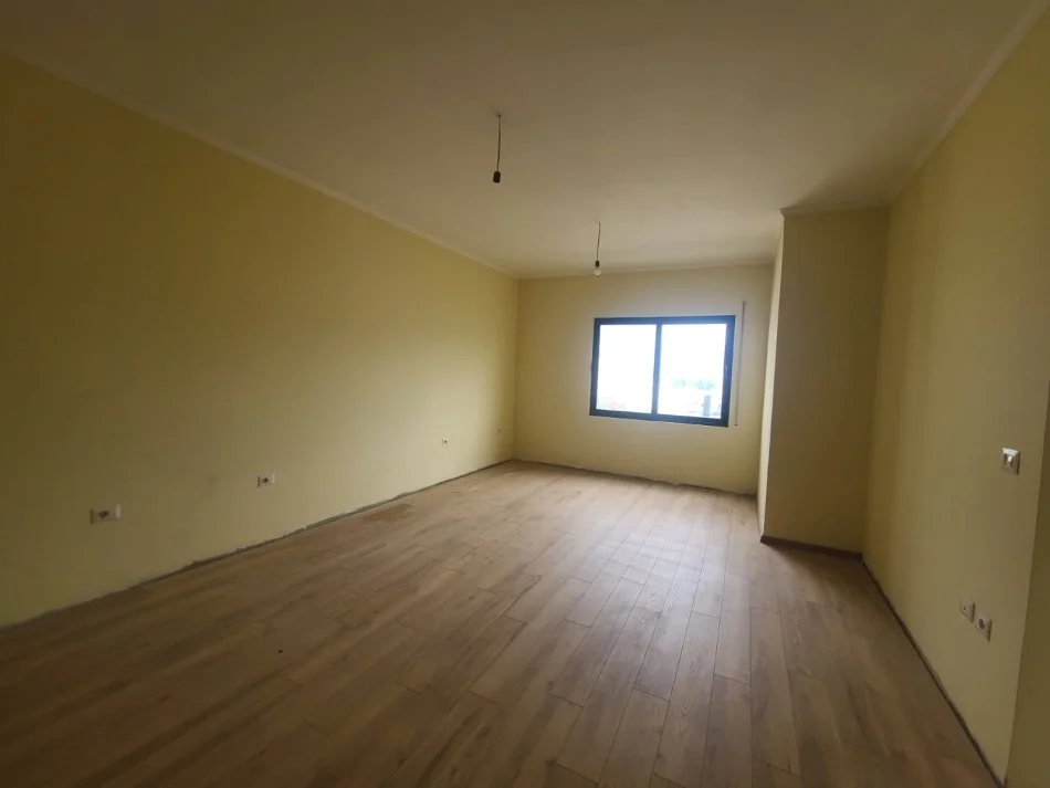 Tirane, shitet apartament 2+1 Kati 8, 95 m² 118.000 € (Astir)