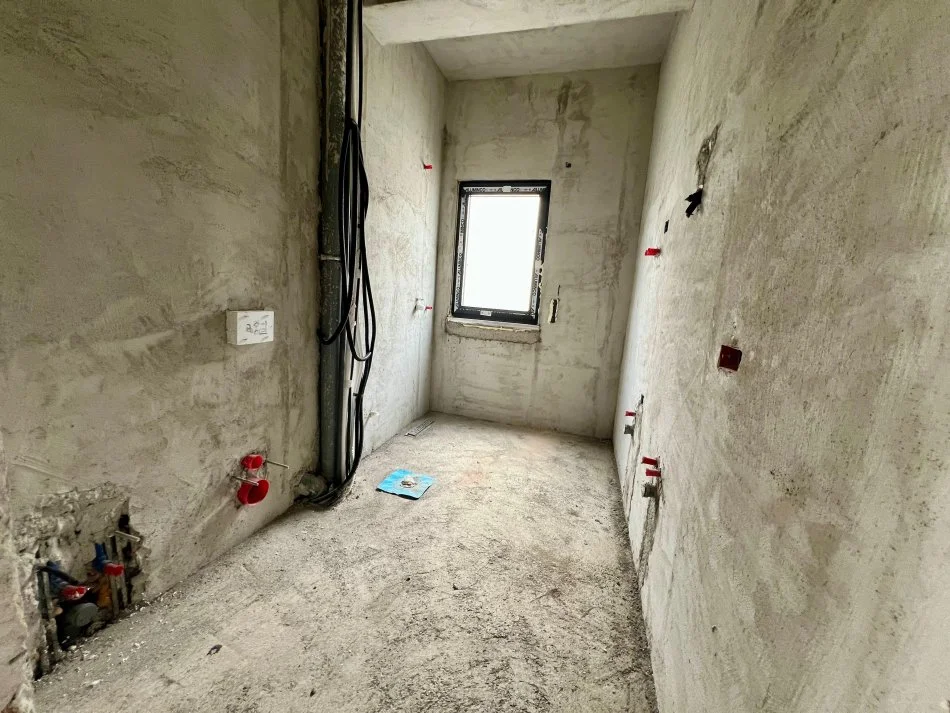 Turquoise Marina (Gjiri Lalzit) shitet Vile me oborr