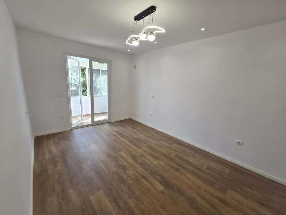 Tirane, shitet apartament 2+1+Aneks+Ballkon Kati 4, 75 m² 185.000 € (Myslym shyri tek shkolla pjeter budi)